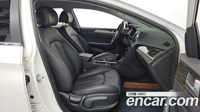Hyundai Sonata 2015 — photo 17
