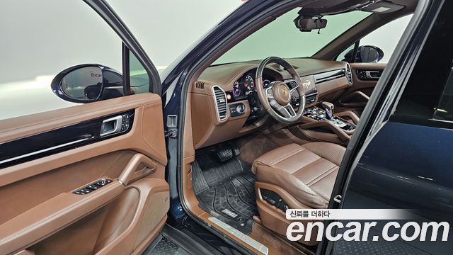Porsche Cayenne 2022 — photo 13