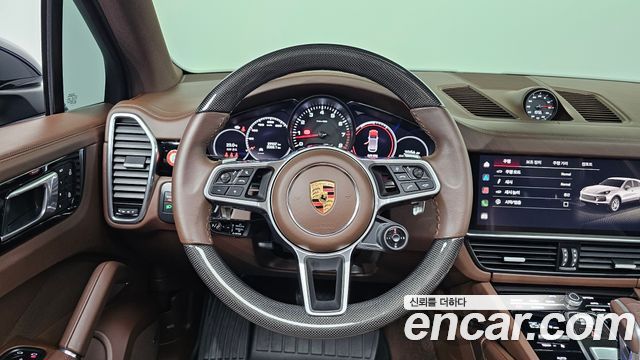 Porsche Cayenne 2022 — photo 19