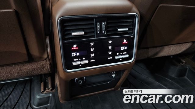 Porsche Cayenne 2022 — photo 22
