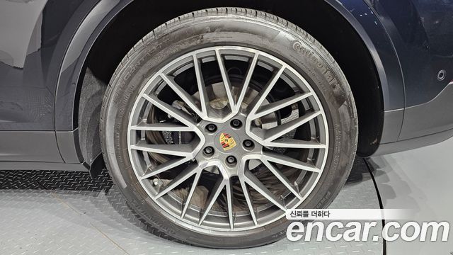 Porsche Cayenne 2022 — photo 7