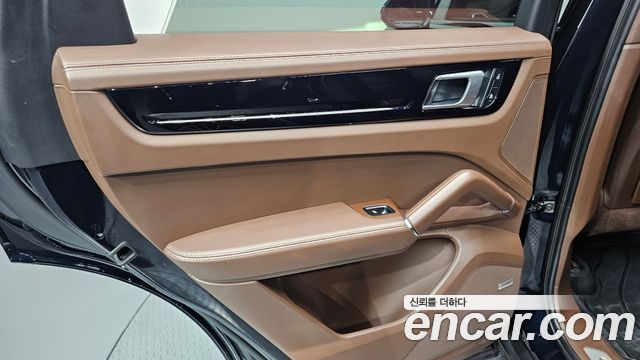 Porsche Cayenne 2022 — photo 15