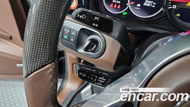 Porsche Cayenne 2022 — photo 30