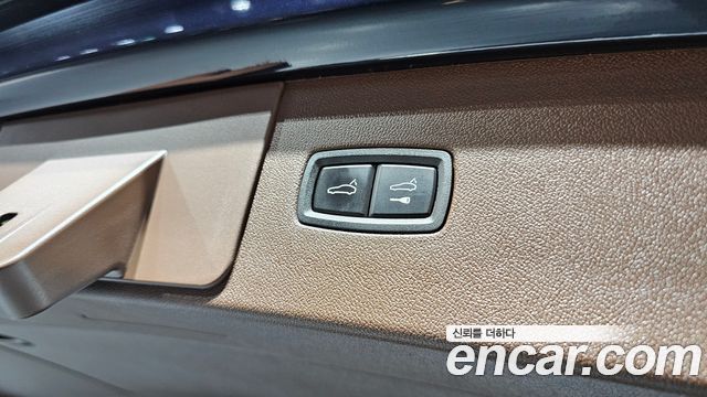 Porsche Cayenne 2022 — photo 31