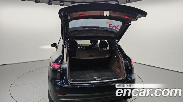 Porsche Cayenne 2022 — photo 32