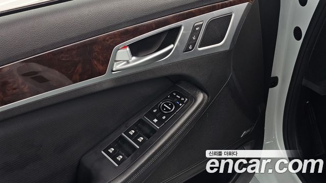 Hyundai Genesis 2016 — photo 14