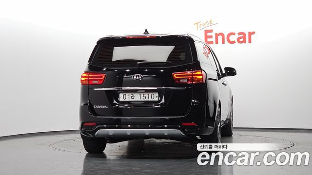 Kia Canival 2019 — photo 4