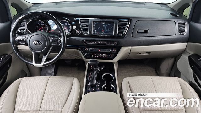 Kia Canival 2019 — photo 10