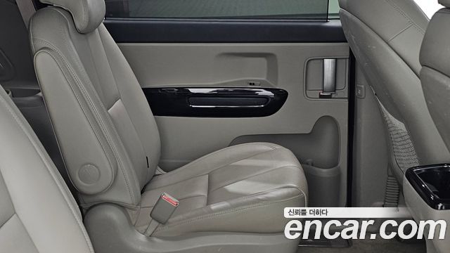 Kia Canival 2019 — photo 15
