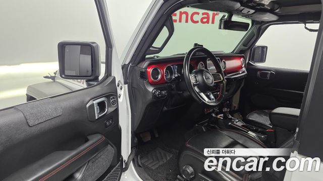 Jeep Wrangler 2021 — photo 13