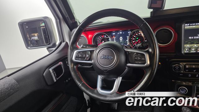 Jeep Wrangler 2021 — photo 19