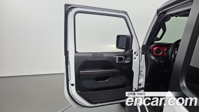 Jeep Wrangler 2021 — photo 14
