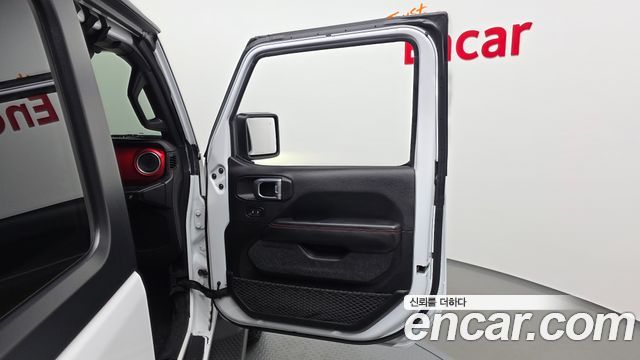 Jeep Wrangler 2021 — photo 15