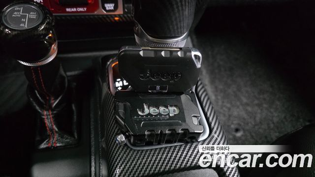 Jeep Wrangler 2021 — photo 29