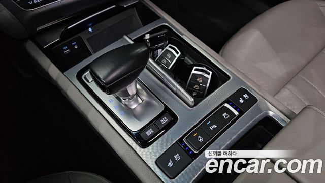 Genesis G80 2018 — photo 12