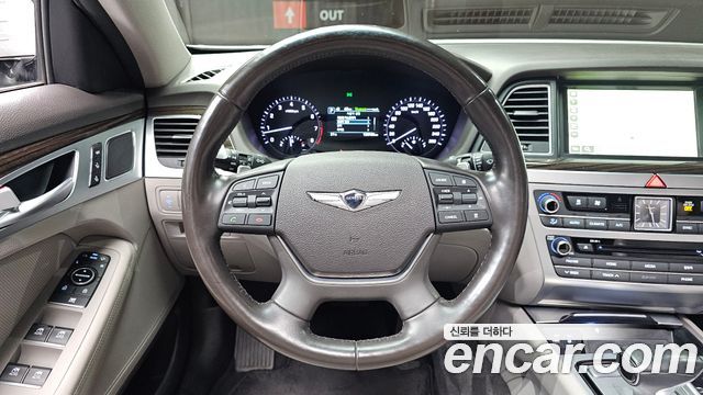 Genesis G80 2018 — photo 18