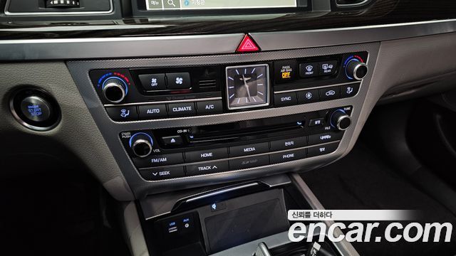 Genesis G80 2018 — photo 25