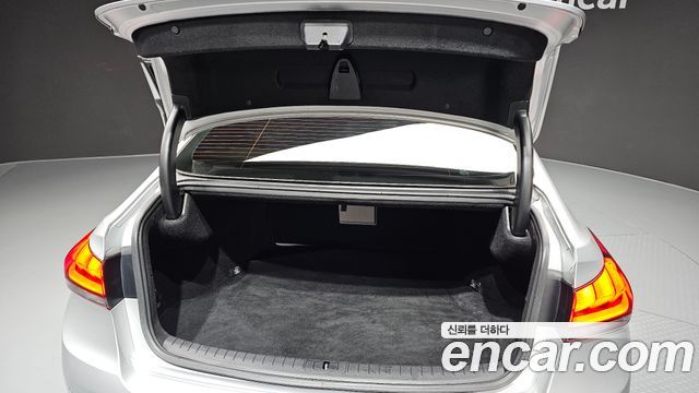 Genesis G80 2018 — photo 26