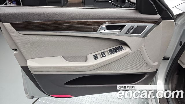 Genesis G80 2018 — photo 14