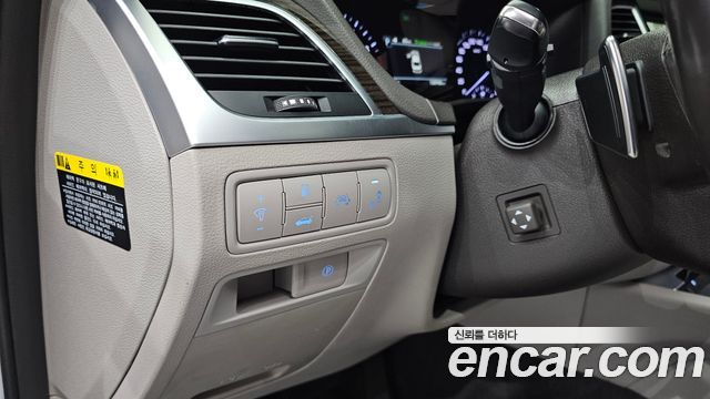 Genesis G80 2018 — photo 31