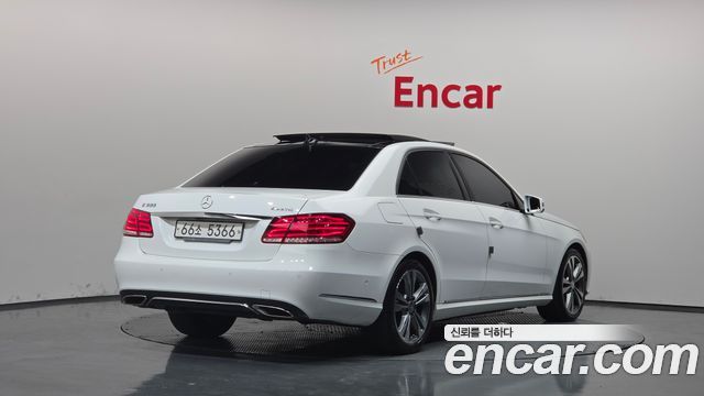 Mercedes-Benz E-Class 2016 — photo 2