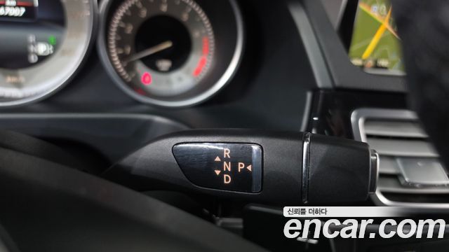 Mercedes-Benz E-Class 2016 — photo 9