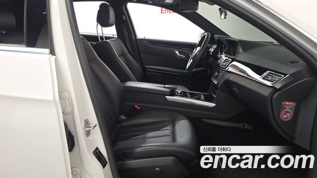 Mercedes-Benz E-Class 2016 — photo 11