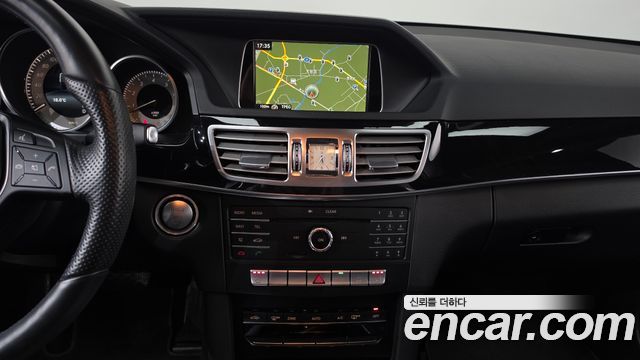 Mercedes-Benz E-Class 2016 — photo 13