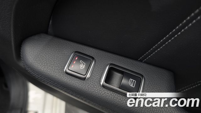 Mercedes-Benz E-Class 2016 — photo 19