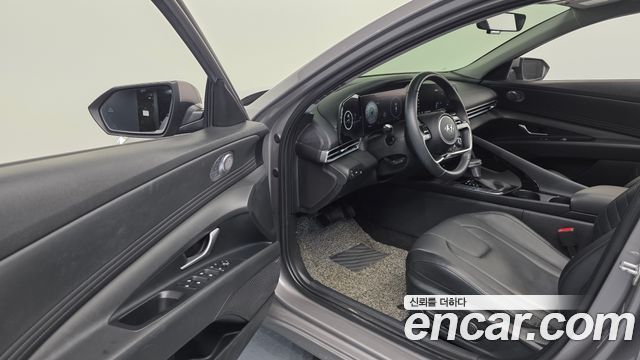 Hyundai AVANTE 2022 — photo 13