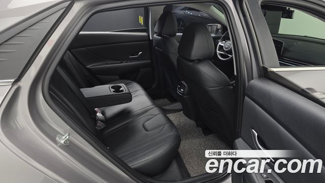 Hyundai AVANTE 2022 — photo 17