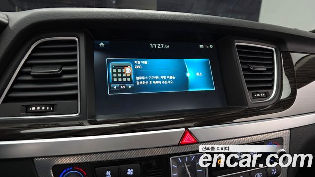 Genesis G80 2018 — photo 22
