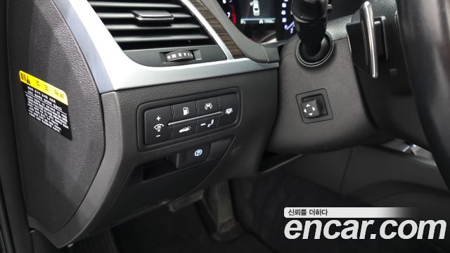 Genesis G80 2018 — photo 25