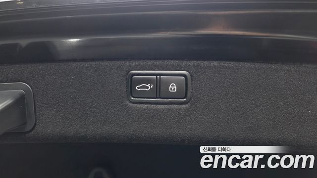 Genesis G80 2018 — photo 33