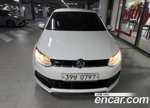 Volkswagen Polo 2016 — photo 2
