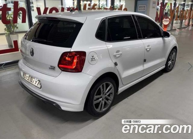 Volkswagen Polo 2016 — photo 4