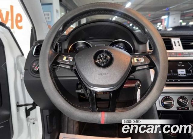 Volkswagen Polo 2016 — photo 8