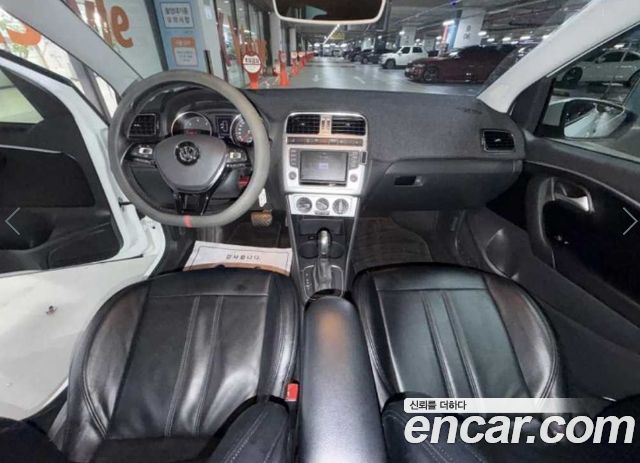 Volkswagen Polo 2016 — photo 16