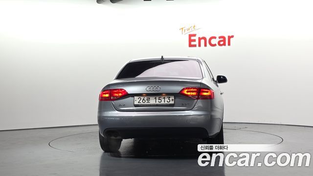 Audi A4 2009 — photo 4