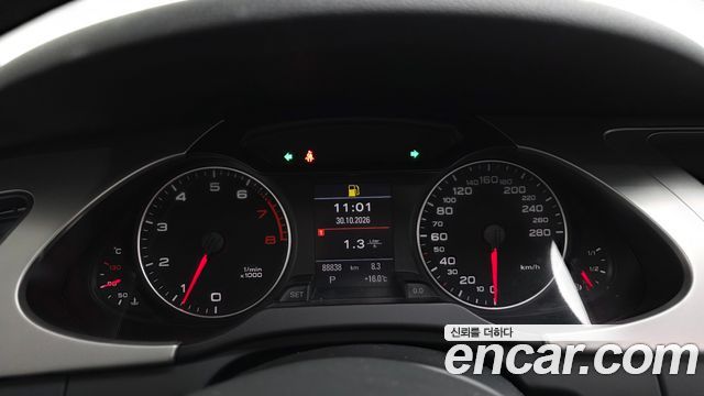 Audi A4 2009 — photo 11