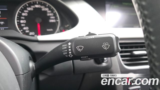 Audi A4 2009 — photo 24