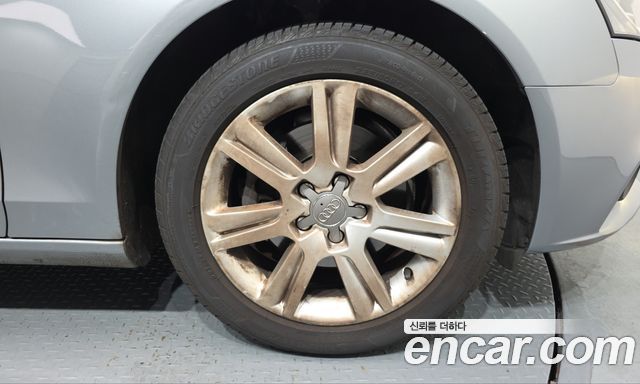 Audi A4 2009 — photo 7