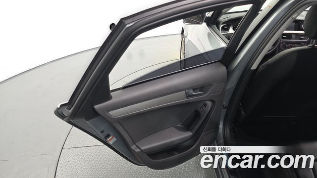 Audi A4 2009 — photo 15
