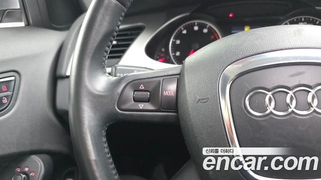 Audi A4 2009 — photo 16