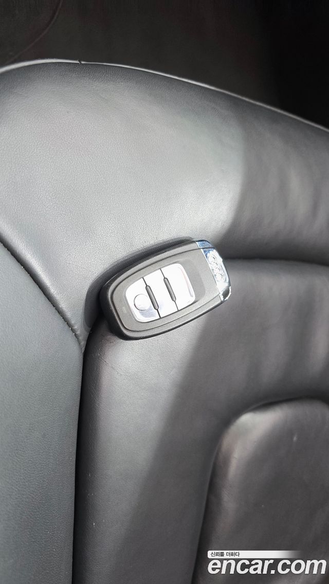 Audi A4 2009 — photo 28