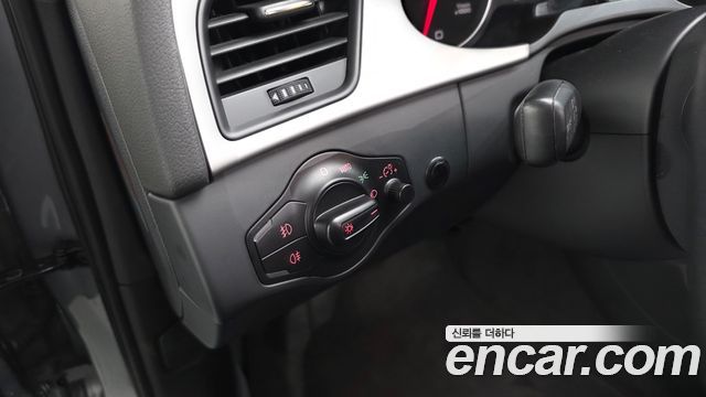 Audi A4 2009 — photo 29
