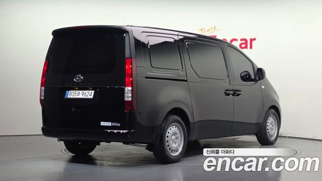 Hyundai Staria 2022 — photo 2