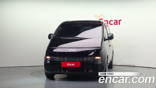 Hyundai Staria 2022 — photo 3