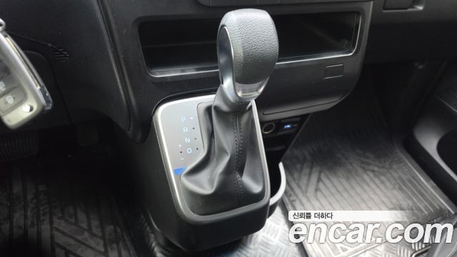 Hyundai Staria 2022 — photo 9