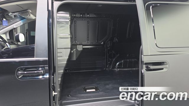 Hyundai Staria 2022 — photo 11